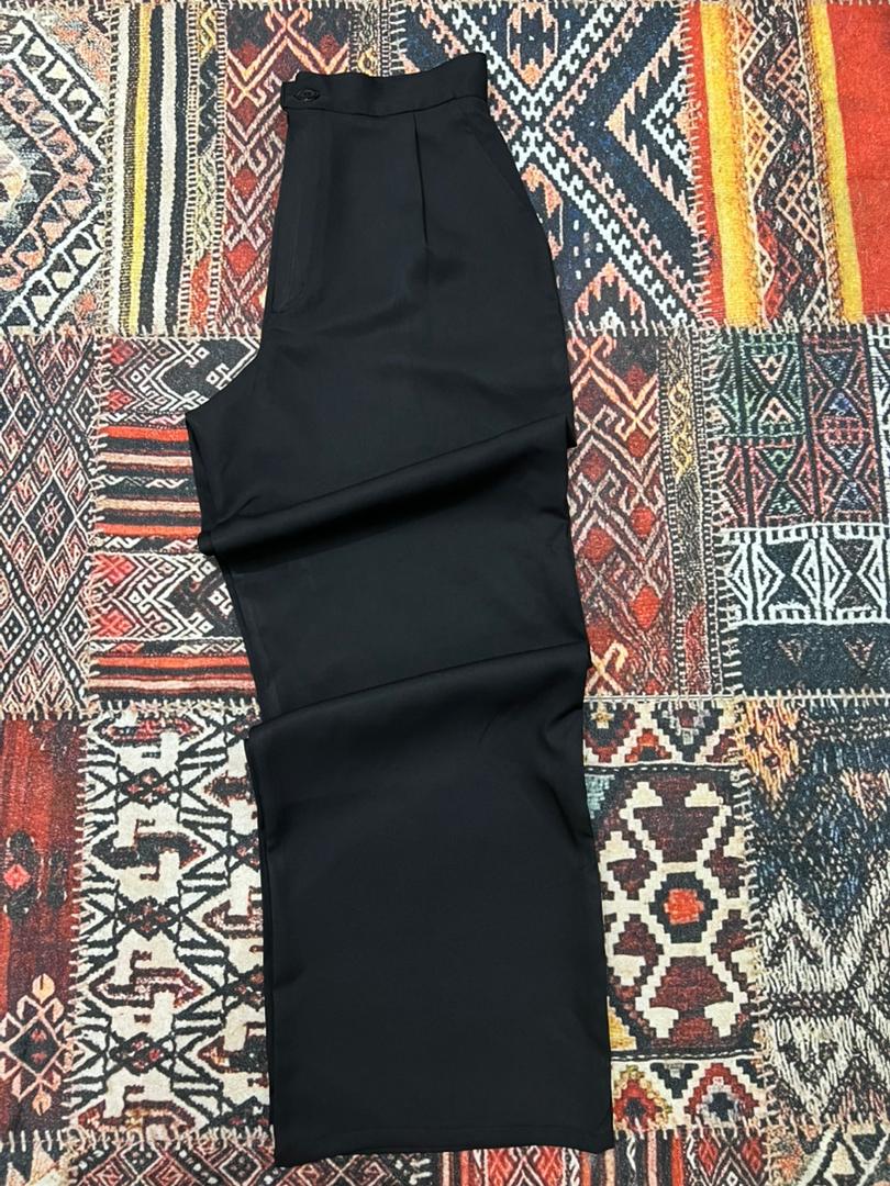 Pantalon noir classique  4